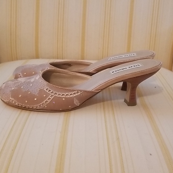 Steve Madden Vilaa Champagne Slide Mules - Picture 2 of 7